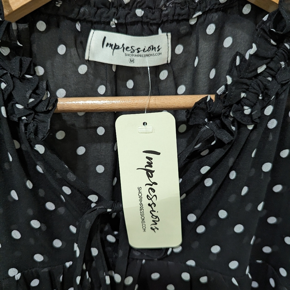 NWT size medium boutique blouse - Picture 2 of 3